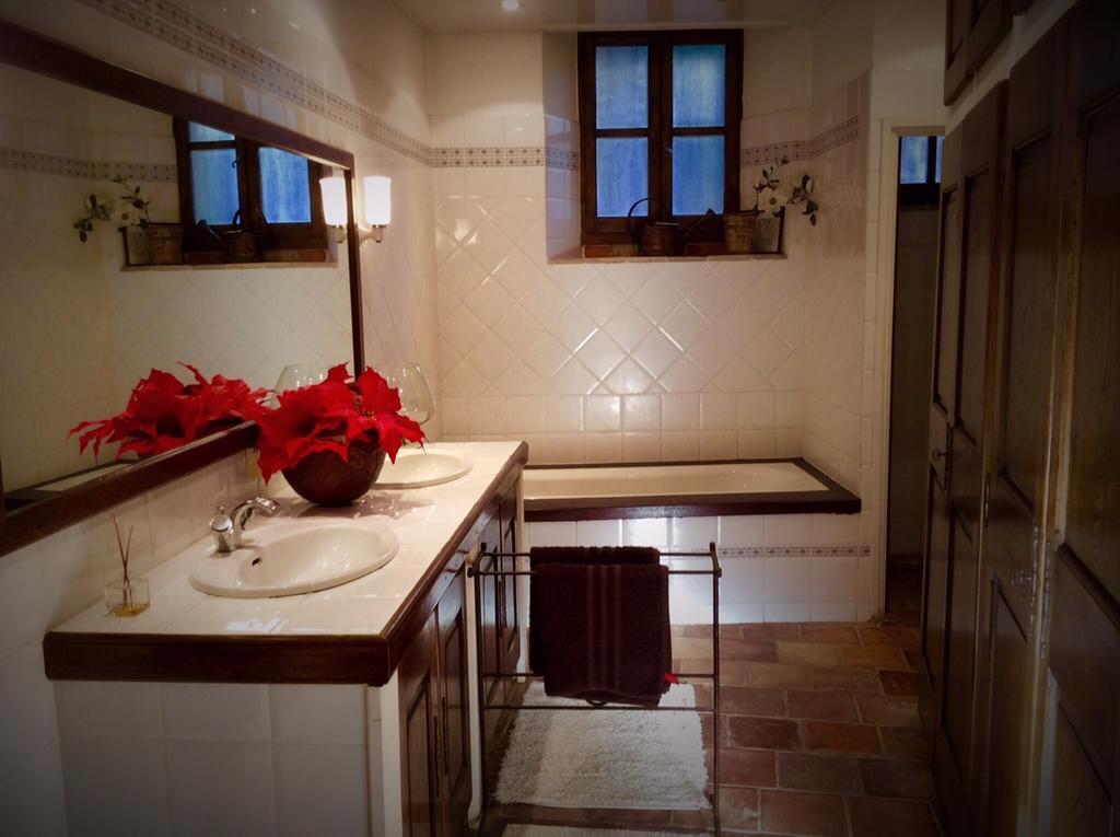 La Maison Disabelle Bed & Breakfast Teyran Rom bilde